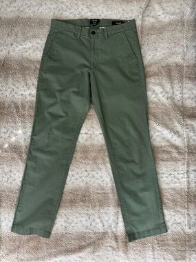 Mauve Men's Olive Chino Pants